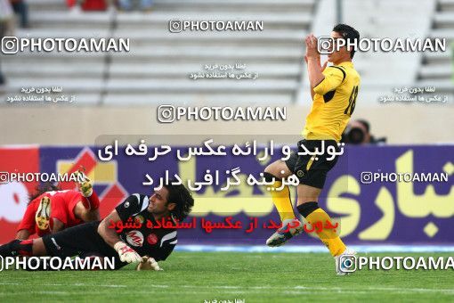 766323, Tehran, [*parameter:4*], Iran Pro League، Persian Gulf Cup، 2008-09 season، First Leg، Week 12، Persepolis 3 v 2 Sepahan on 2008/10/26 at Azadi Stadium