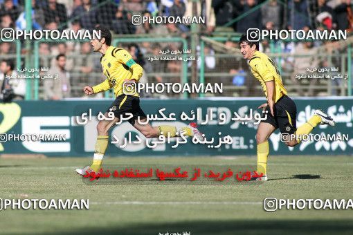 765942, Isfahan,Fooladshahr, [*parameter:4*], Iran Pro League، Persian Gulf Cup، 2008-09 season، Second Leg، Week 20، Sepahan 2 v ۱ Esteghlal on 2008/12/30 at Foolad Shahr Stadium