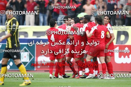 771324, Tehran, , Iranian Hazfi Cup, 1.8 round, Khorramshahr Cup, Persepolis ۱ v ۰ Sepahan on 2009/04/30 at Azadi Stadium