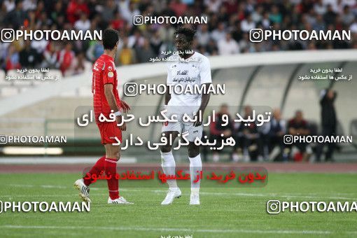 770321, Tehran, Iran, Iran Pro League، Persian Gulf Cup، 2009-10 season، First Leg، Week 14، Persepolis 2 v ۱ Tractor S.C. on 2009/10/26 at Azadi Stadium