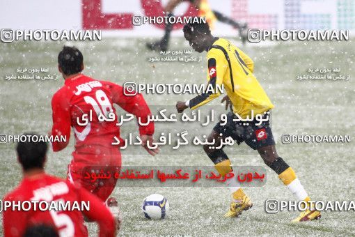 766236, Isfahan,Fooladshahr, Iran, لیگ برتر فوتبال ایران، Persian Gulf Cup، Week 17، First Leg، Sepahan 2 v 1 Persepolis on 2009/11/28 at Foolad Shahr Stadium