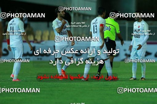 784025, Tehran, [*parameter:4*], Iran Pro League، Persian Gulf Cup، 2017-18 season، First Leg، Week 3، Naft Tehran ۰ v 3 Persepolis on 2017/08/10 at Takhti Stadium