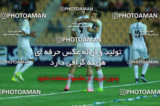 784151, Tehran, [*parameter:4*], Iran Pro League، Persian Gulf Cup، 2017-18 season، First Leg، Week 3، Naft Tehran ۰ v 3 Persepolis on 2017/08/10 at Takhti Stadium