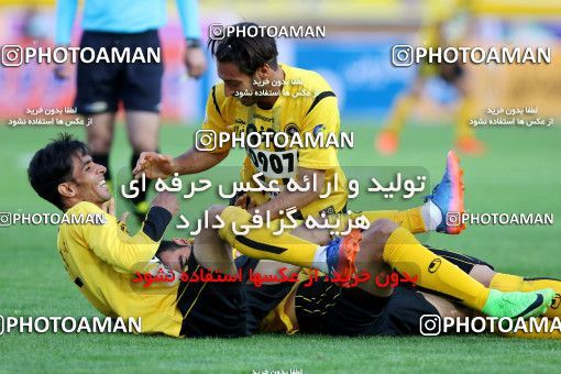 795633, Isfahan, [*parameter:4*], Iran Pro League، Persian Gulf Cup، 2016-17 season، Second Leg، Week 25، Sepahan 3 v ۱ Saipa on 2017/04/01 at Naghsh-e Jahan Stadium