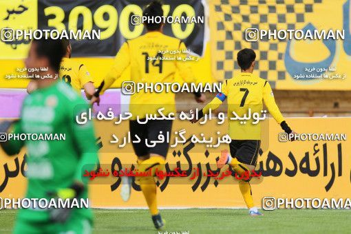 795823, Isfahan, [*parameter:4*], Iran Pro League، Persian Gulf Cup، 2016-17 season، Second Leg، Week 25، Sepahan 3 v ۱ Saipa on 2017/04/01 at Naghsh-e Jahan Stadium