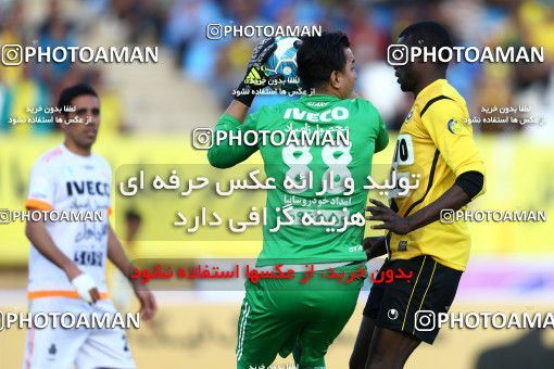 822500, Isfahan, [*parameter:4*], Iran Pro League، Persian Gulf Cup، 2016-17 season، Second Leg، Week 25، Sepahan 3 v ۱ Saipa on 2017/04/01 at Naghsh-e Jahan Stadium