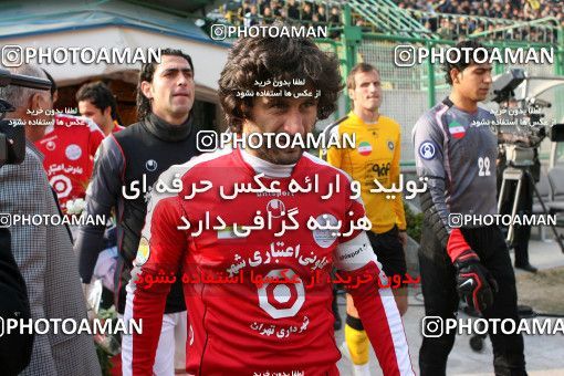 798582, Isfahan,Fooladshahr, Iran, Iran Pro League، Persian Gulf Cup، 2007-08 season، First Leg، Week 17، Sepahan 2 v ۱ Persepolis on 2007/12/31 at Foolad Shahr Stadium