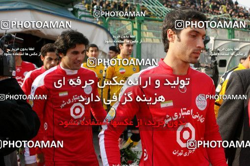 798676, Isfahan,Fooladshahr, Iran, Iran Pro League، Persian Gulf Cup، 2007-08 season، First Leg، Week 17، Sepahan 2 v ۱ Persepolis on 2007/12/31 at Foolad Shahr Stadium