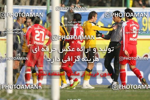 798625, Isfahan,Fooladshahr, Iran, Iran Pro League، Persian Gulf Cup، 2007-08 season، First Leg، Week 17، Sepahan 2 v ۱ Persepolis on 2007/12/31 at Foolad Shahr Stadium