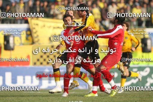 798546, Isfahan,Fooladshahr, Iran, Iran Pro League، Persian Gulf Cup، 2007-08 season، First Leg، Week 17، Sepahan 2 v ۱ Persepolis on 2007/12/31 at Foolad Shahr Stadium