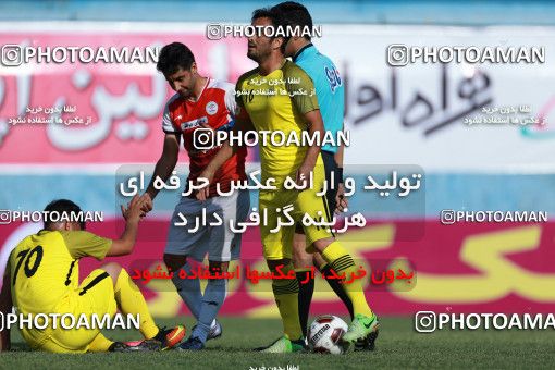 848482, Tehran, , Iranian Hazfi Cup, 1.16 round, Khorramshahr Cup, Rah Ahan ۱ v 2 Khooneh be Khooneh on 2017/09/09 at Ekbatan Stadium