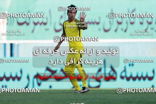 848607, Tehran, , Iranian Hazfi Cup, 1.16 round, Khorramshahr Cup, Rah Ahan ۱ v 2 Khooneh be Khooneh on 2017/09/09 at Ekbatan Stadium