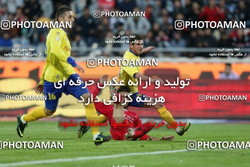 883084, Tehran, , Iranian Hazfi Cup, 1.8 round, Khorramshahr Cup, Naft Tehran ۱ v 4 Persepolis on 2013/01/08 at Azadi Stadium