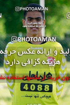 872872, آلمان، هامبورگ، کمپ تیم های پایه هامبورگ، 1396/03/11، عکس های پرتره و تیمی تیم فوتبال زیر 14 سال (نونهالان ) آکادمی کیا