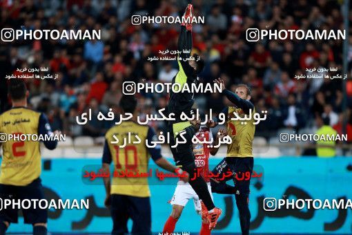 907096, Tehran, , جام حذفی فوتبال ایران, 1.16 round, Khorramshahr Cup, Persepolis 2 v 0 Naft Tehran on 2017/10/21 at Azadi Stadium