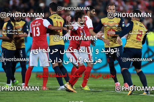 907218, Tehran, , جام حذفی فوتبال ایران, 1.16 round, Khorramshahr Cup, Persepolis 2 v 0 Naft Tehran on 2017/10/21 at Azadi Stadium