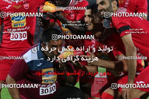 913041, Tehran, [*parameter:4*], Iran Pro League، Persian Gulf Cup، 2017-18 season، First Leg، Week 10، Persepolis ۱ v ۰ Esteghlal on 2017/10/26 at Azadi Stadium