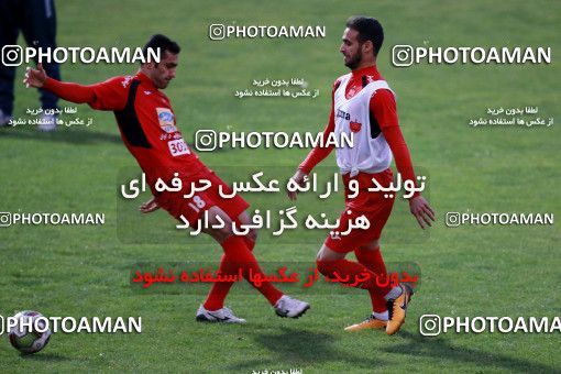 937724, Tehran, , Persepolis Football Team Training Session on 2017/11/11 at Shahid Kazemi Stadium