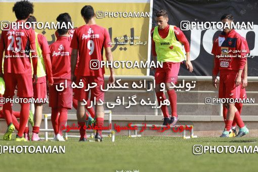 938172, Tehran, , Persepolis Football Team Training Session on 2017/11/16 at Shahid Kazemi Stadium