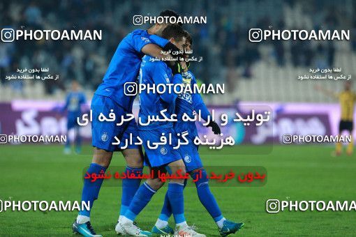 942772, Tehran, [*parameter:4*], Iran Pro League، Persian Gulf Cup، 2017-18 season، First Leg، Week 15، Esteghlal 3 v ۰ Sepahan on 2017/12/06 at Azadi Stadium