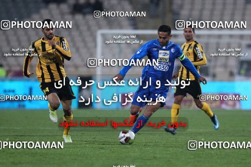 942209, Tehran, [*parameter:4*], Iran Pro League، Persian Gulf Cup، 2017-18 season، First Leg، Week 15، Esteghlal 3 v ۰ Sepahan on 2017/12/06 at Azadi Stadium