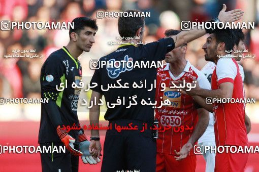 943741, Tehran, [*parameter:4*], Iran Pro League، Persian Gulf Cup، 2017-18 season، First Leg، Week 14، Persepolis 4 v ۰ Zob Ahan Esfahan on 2017/12/01 at Azadi Stadium