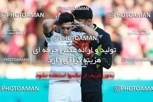 943503, Tehran, [*parameter:4*], Iran Pro League، Persian Gulf Cup، 2017-18 season، First Leg، Week 14، Persepolis 4 v ۰ Zob Ahan Esfahan on 2017/12/01 at Azadi Stadium