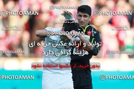 943922, Tehran, [*parameter:4*], Iran Pro League، Persian Gulf Cup، 2017-18 season، First Leg، Week 14، Persepolis 4 v ۰ Zob Ahan Esfahan on 2017/12/01 at Azadi Stadium