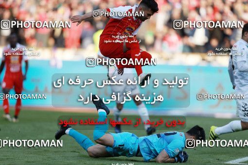 944249, Tehran, [*parameter:4*], Iran Pro League، Persian Gulf Cup، 2017-18 season، First Leg، Week 14، Persepolis 4 v ۰ Zob Ahan Esfahan on 2017/12/01 at Azadi Stadium