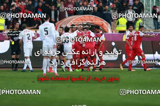 943981, Tehran, [*parameter:4*], Iran Pro League، Persian Gulf Cup، 2017-18 season، First Leg، Week 14، Persepolis 4 v ۰ Zob Ahan Esfahan on 2017/12/01 at Azadi Stadium