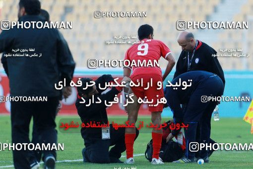 958743, Tehran, [*parameter:4*], لیگ برتر فوتبال ایران، Persian Gulf Cup، Week 14، First Leg، Naft Tehran 0 v 0 Pars Jonoubi Jam on 2017/12/01 at Takhti Stadium