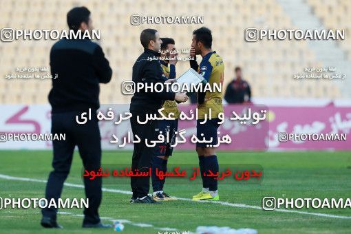 959005, Tehran, [*parameter:4*], Iran Pro League، Persian Gulf Cup، 2017-18 season، First Leg، Week 14، Naft Tehran ۰ v ۰ Pars Jonoubi Jam on 2017/12/01 at Takhti Stadium