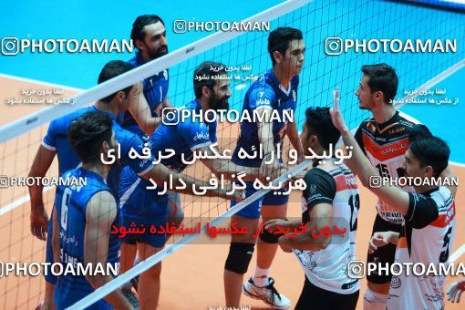 954377, Tehran, Iran, Iran Volleyball Super League، Shahid Hojaji Cup، 2017-18 season، First Leg، Week 3، Sarmayeh Bank 3 v ۱ Paykan on 2017/10/18 at Volleyball House of Tehran