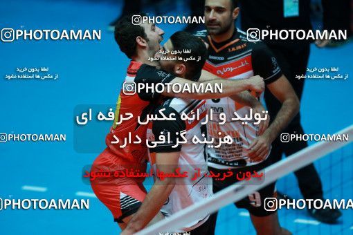 954476, Tehran, Iran, Iran Volleyball Super League، Shahid Hojaji Cup، 2017-18 season، First Leg، Week 3، Sarmayeh Bank 3 v ۱ Paykan on 2017/10/18 at Volleyball House of Tehran