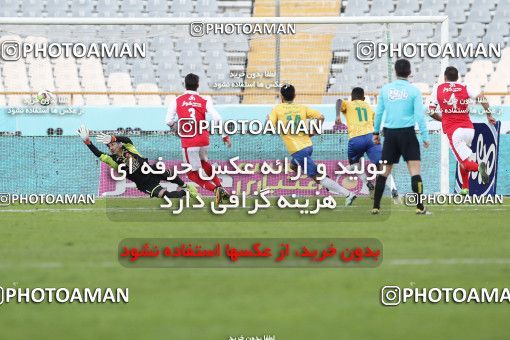 998943, Tehran, , جام حذفی فوتبال ایران, 1.4 round, Khorramshahr Cup, Persepolis 1 v 1 Sanat Naft Abadan on 2017/12/19 at Azadi Stadium