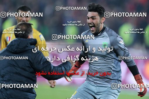 999061, Tehran, , Iranian Hazfi Cup, 1.4 round, Khorramshahr Cup, Persepolis ۱ v ۱ Sanat Naft Abadan on 2017/12/19 at Azadi Stadium