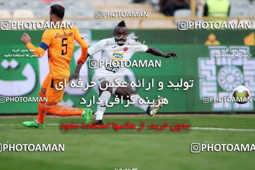 1077136, Tehran, , جام حذفی فوتبال ایران, 1.8 round, Khorramshahr Cup, Badran Tehran 1 v 2 Persepolis on 2017/12/15 at Azadi Stadium