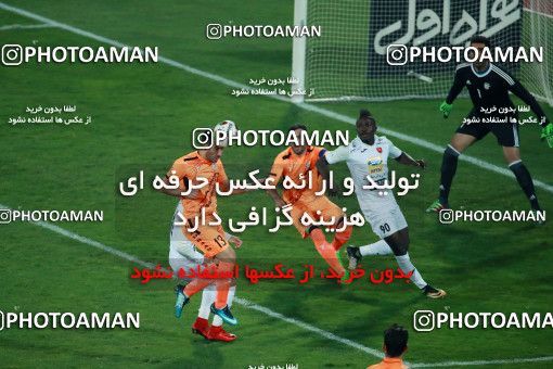 993592, Tehran, , جام حذفی فوتبال ایران, Eighth final, Khorramshahr Cup, Badran Tehran 1 v 2 Persepolis on 2017/12/15 at Azadi Stadium