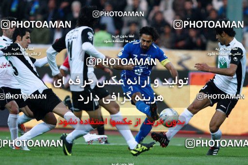 1048008, Tehran, [*parameter:4*], Iran Pro League، Persian Gulf Cup، 2011-12 season، First Leg، Week 14، Esteghlal 3 v 2 Shahin Boushehr on 2011/11/24 at Azadi Stadium