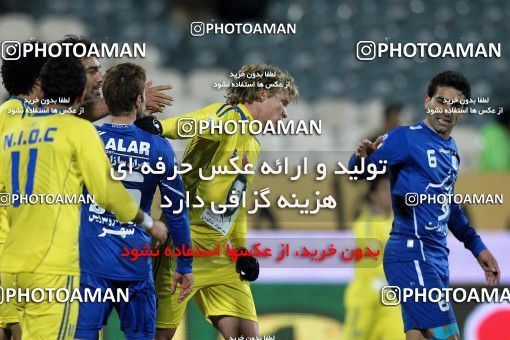 965650, Tehran, [*parameter:4*], Iran Pro League، Persian Gulf Cup، 2011-12 season، First Leg، Week 17، Naft Tehran ۰ v 2 Esteghlal on 2011/12/17 at Azadi Stadium