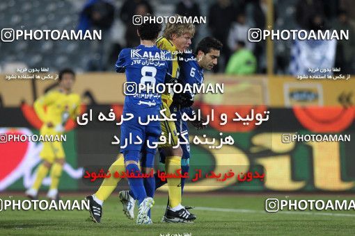 965696, Tehran, [*parameter:4*], Iran Pro League، Persian Gulf Cup، 2011-12 season، First Leg، Week 17، Naft Tehran ۰ v 2 Esteghlal on 2011/12/17 at Azadi Stadium