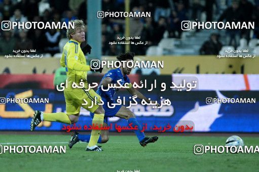 965914, Tehran, [*parameter:4*], Iran Pro League، Persian Gulf Cup، 2011-12 season، First Leg، Week 17، Naft Tehran ۰ v 2 Esteghlal on 2011/12/17 at Azadi Stadium