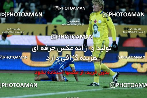 965846, Tehran, [*parameter:4*], Iran Pro League، Persian Gulf Cup، 2011-12 season، First Leg، Week 17، Naft Tehran ۰ v 2 Esteghlal on 2011/12/17 at Azadi Stadium