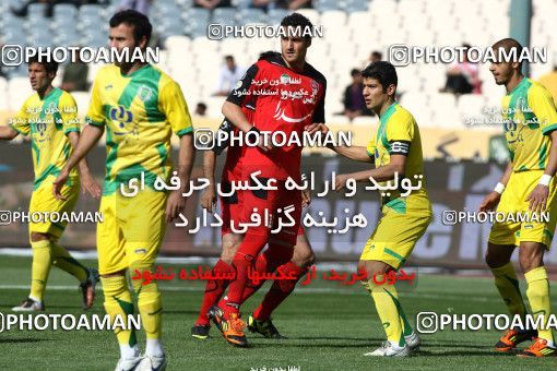 976769, Tehran, [*parameter:4*], Iran Pro League، Persian Gulf Cup، 2011-12 season، Second Leg، Week 33، Persepolis 3 v 4 Rah Ahan on 2012/05/06 at Azadi Stadium