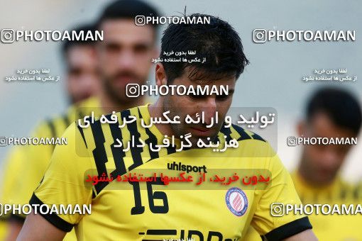 1009279, Tehran, [*parameter:4*], لیگ برتر فوتبال ایران، Persian Gulf Cup، Week 18، Second Leg، Persepolis 0 v 0 Naft Tehran on 2018/01/05 at Azadi Stadium