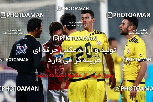 1009000, Tehran, [*parameter:4*], Iran Pro League، Persian Gulf Cup، 2017-18 season، Second Leg، Week 18، Persepolis ۰ v ۰ Naft Tehran on 2018/01/05 at Azadi Stadium