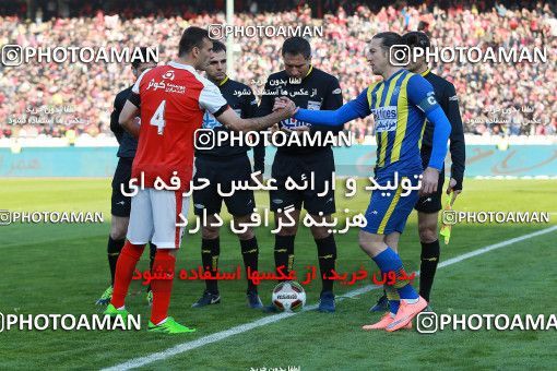 1035859, Tehran, Iran, Iran Pro League، Persian Gulf Cup، 2017-18 season، Second Leg، Week 20، Persepolis ۱ v ۱ Gostaresh Foulad Tabriz on 2018/01/18 at Azadi Stadium