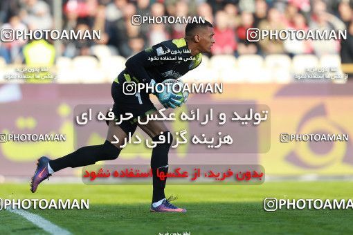 1036784, Tehran, Iran, Iran Pro League، Persian Gulf Cup، 2017-18 season، Second Leg، Week 20، Persepolis ۱ v ۱ Gostaresh Foulad Tabriz on 2018/01/18 at Azadi Stadium