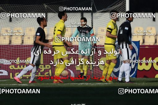 1013959, Tehran, [*parameter:4*], Iran Pro League، Persian Gulf Cup، 2017-18 season، Second Leg، Week 20، Naft Tehran 4 v ۱ Siah Jamegan on 2018/01/19 at Takhti Stadium