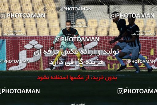 1013925, Tehran, [*parameter:4*], Iran Pro League، Persian Gulf Cup، 2017-18 season، Second Leg، Week 20، Naft Tehran 4 v ۱ Siah Jamegan on 2018/01/19 at Takhti Stadium